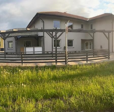 Apartamenty Zatorze Лешно Екстериор снимка