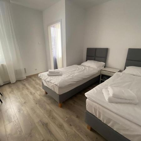 Apartamenty Zatorze Лешно Екстериор снимка